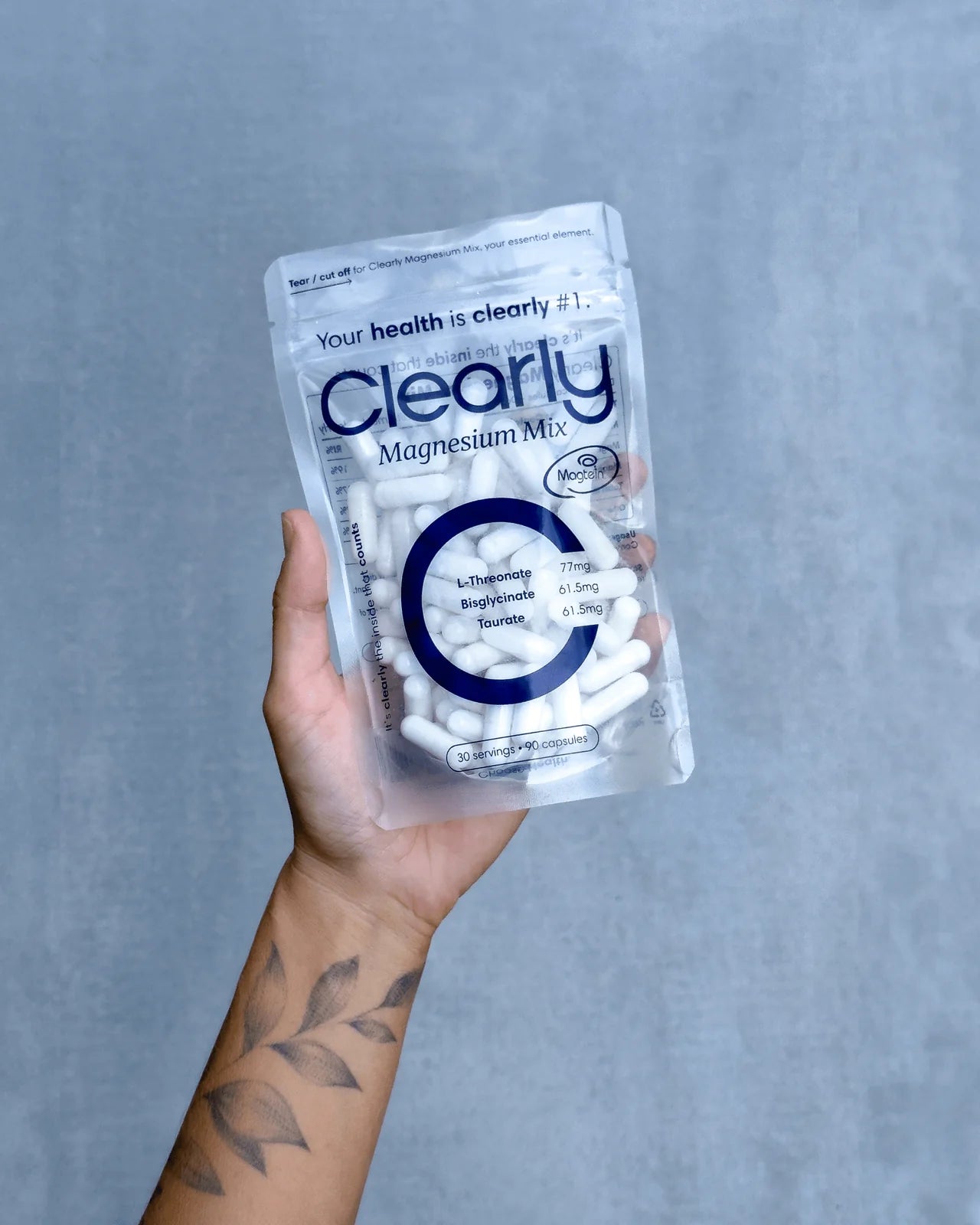  Clearly Magnesium Mix pouch lifestlye.